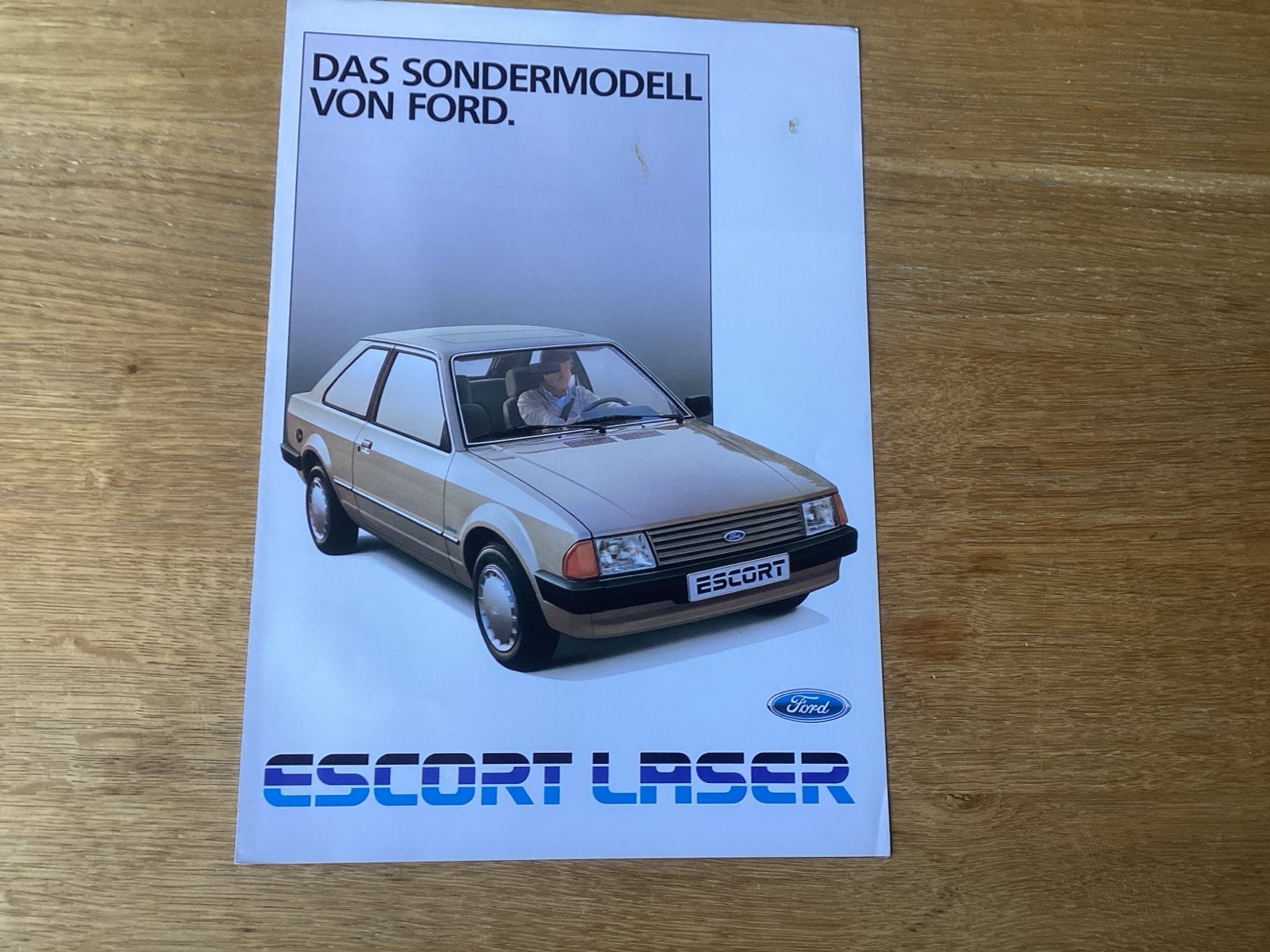 Ford Escort Laser folder - Duitsland 1984, Boeken, Ophalen of Verzenden, Zo goed als nieuw, Ford