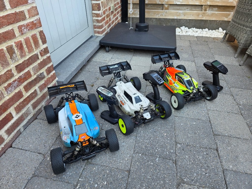 3x Wedstrijd 1 /8 buggy’s Mugen Seiki, Serpent Sworkz, Gebruikt, Auto offroad, Overige schalen, Ophalen