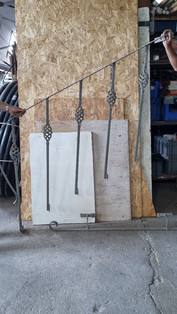trapleuning   gegalvaniseerd metaal, Ophalen, Gebruikt, Trap, Minder dan 2 meter