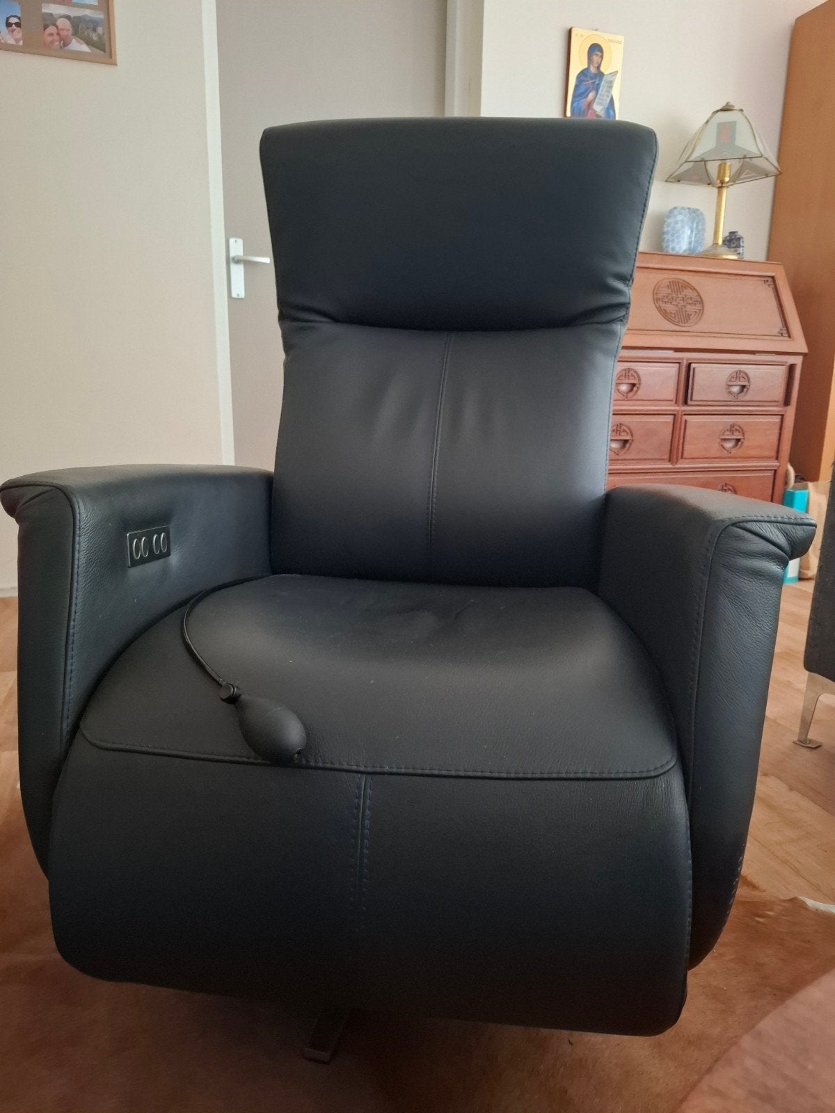 Prominent elektrisch verstelbare relaxstoel, Huis en Inrichting, Ophalen, Gebruikt, Modern, Comfort, 75 tot 100 cm