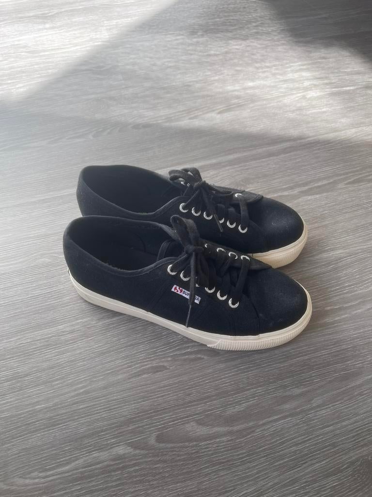 Superga sneakers, Zwart, Ophalen of Verzenden, Sneakers of Gympen, Zo goed als nieuw
