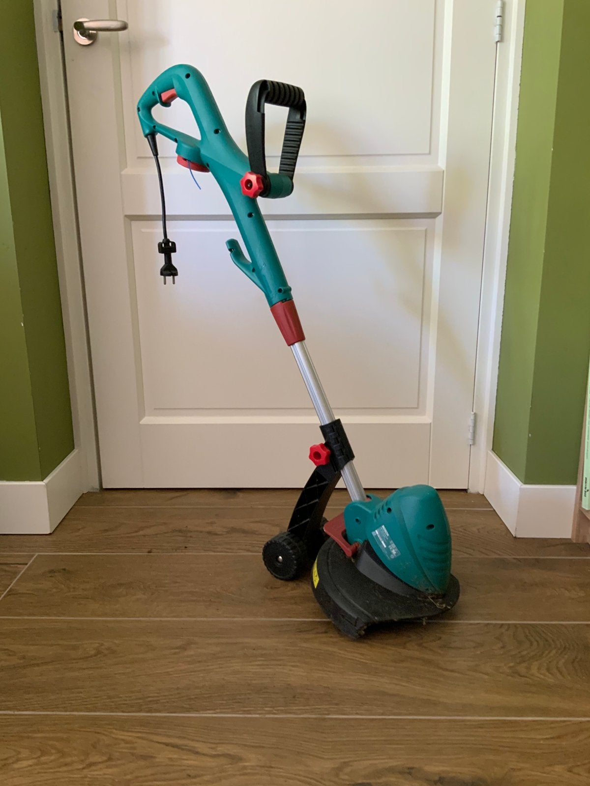 Bosch grastrimmer met wieltjes, Tuin en Terras, Grastrimmers, Ophalen, Gebruikt, Elektrisch