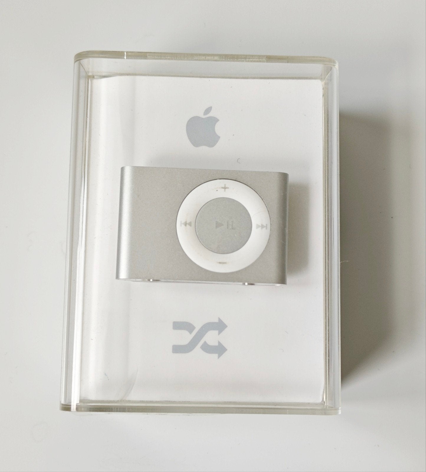Apple iPod Shuffle 1GB (Model A1204) - Zilver, Gebruikt, Shuffle, Zilver, Minder dan 2 GB