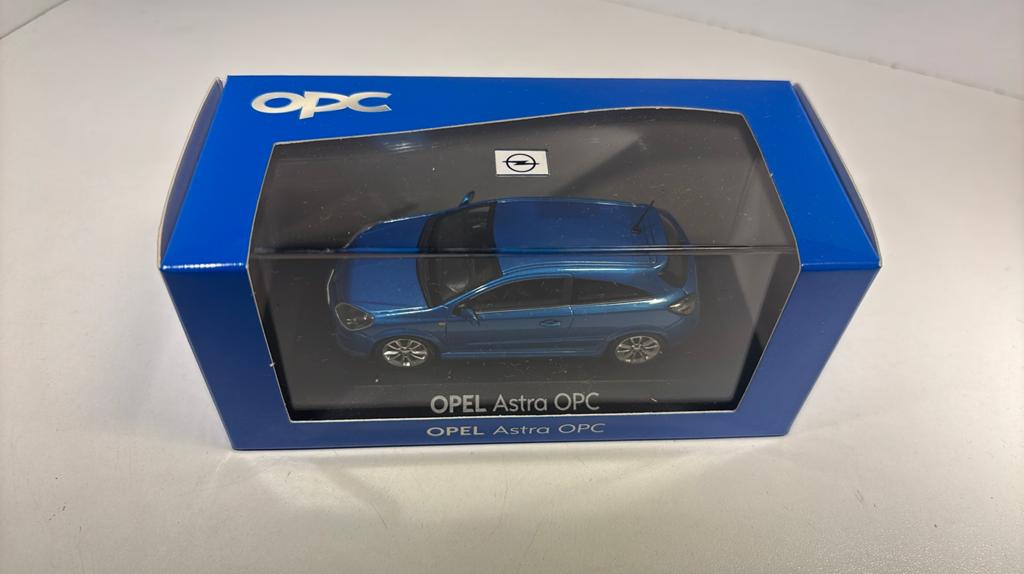 Opel astra opc bleu minichamps 1.43, Hobby en Vrije tijd, Auto, Ophalen of Verzenden, MiniChamps, A