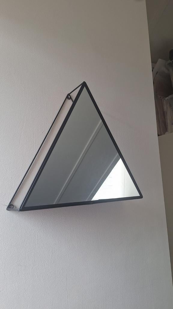 Unieke 3d driehoekige metalen spiegel met plank, Minder dan 50 cm, Ophalen of Verzenden, Zo goed als nieuw, Minder dan 100 cm