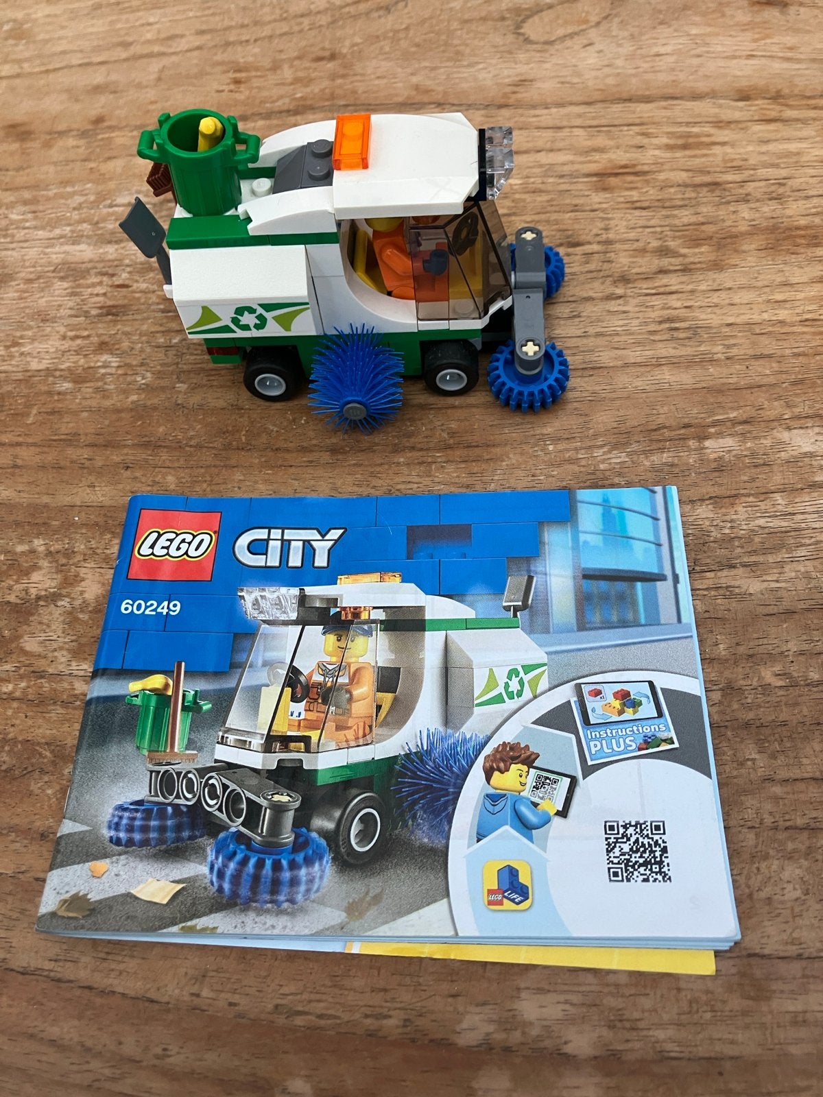 LEGO City Veegwagen 60249 met instructieboekje, Ophalen of Verzenden, Zo goed als nieuw, Overige merken