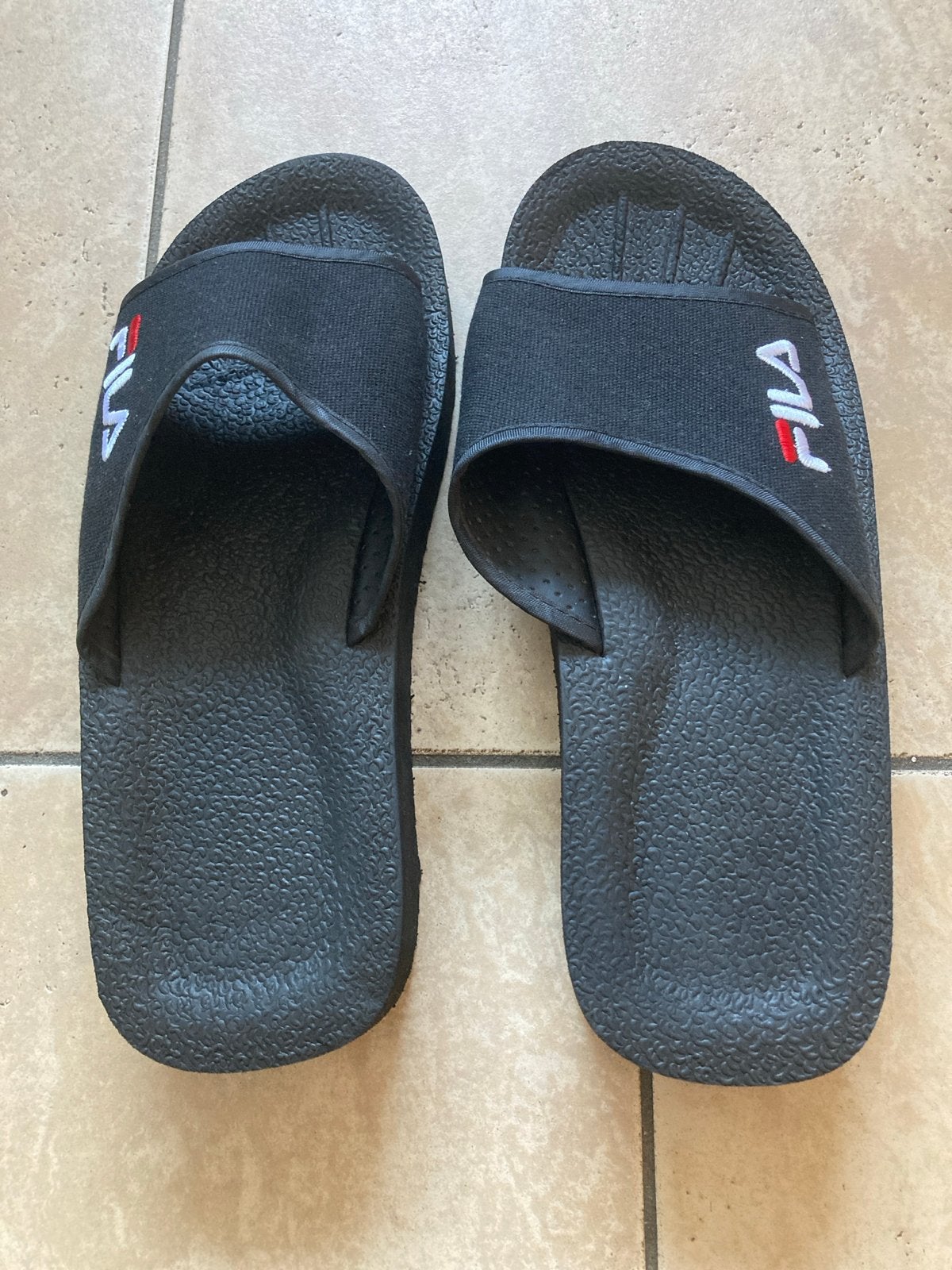 Fila slippers maat 42, Slippers, Zwart, Nieuw, Ophalen of Verzenden