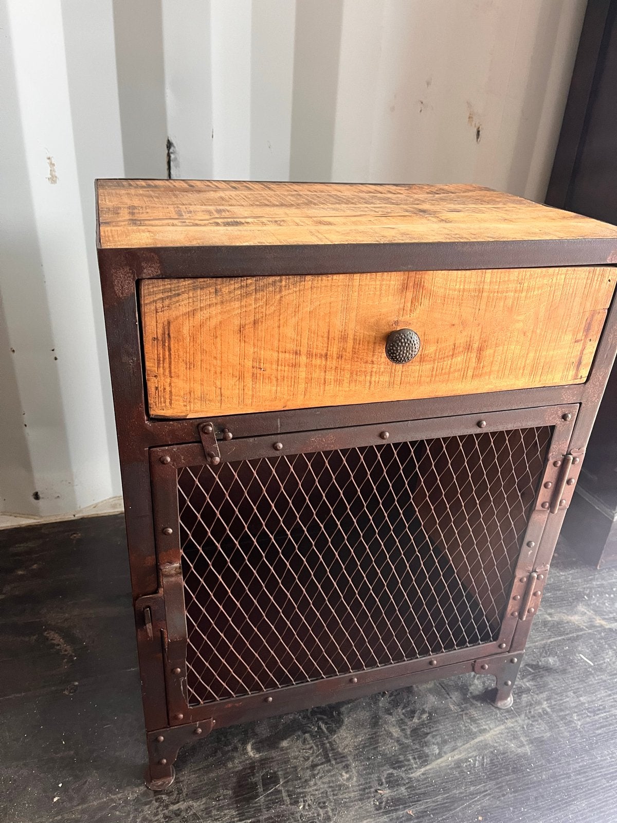 Industriële Nachtkastje/Bijzettafel met Lade en Gaasdeur, Ophalen, Gebruikt, 25 tot 50 cm, 50 tot 100 cm