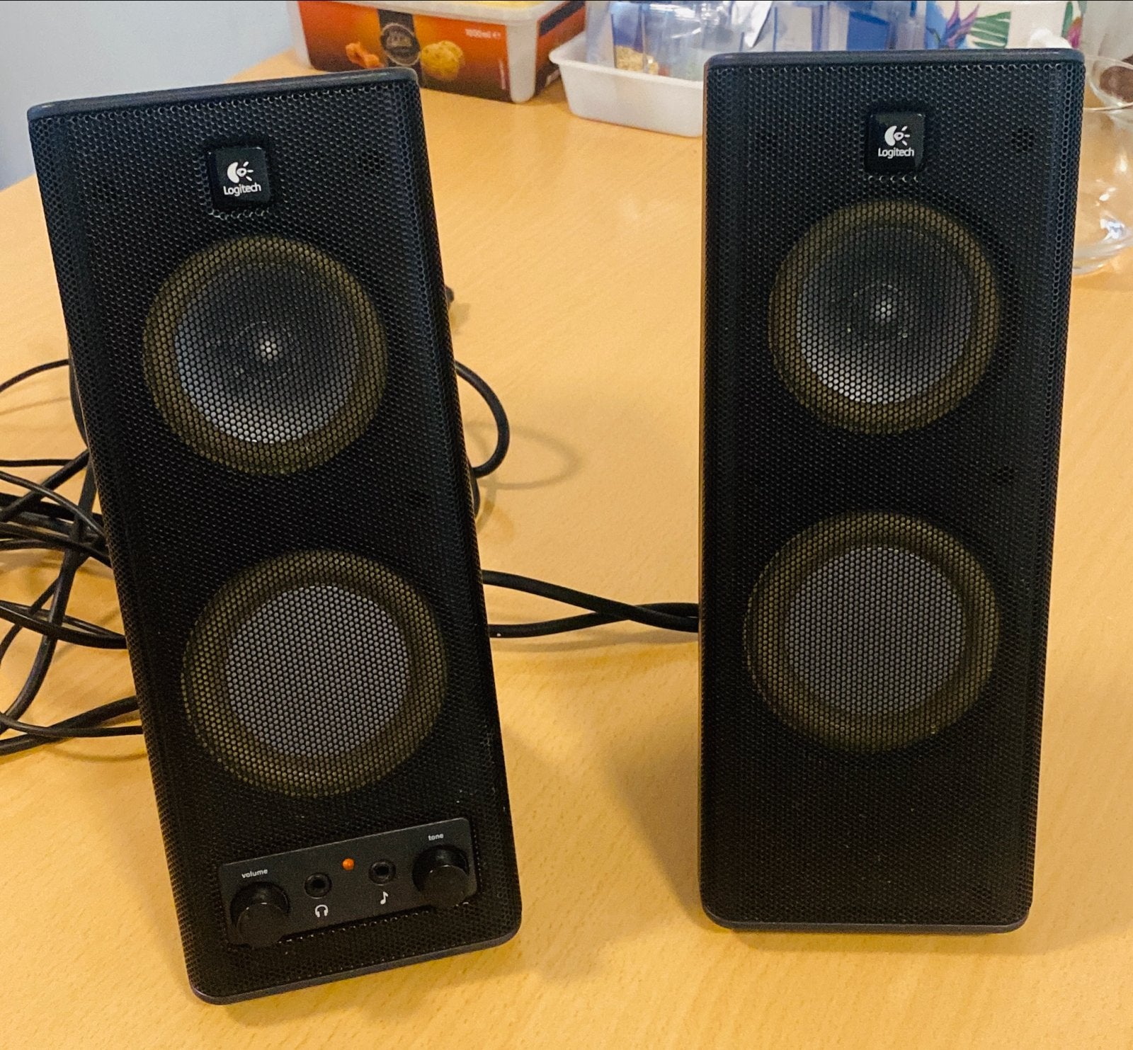 Logitech versterker, Computers en Software, Ophalen of Verzenden, Zo goed als nieuw, Audiokanaal 2