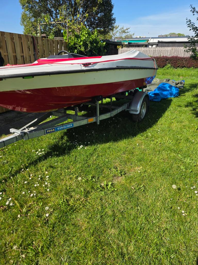 Speedboot te koop – sportieve boot inclusief trailer, Watersport en Boten, Ophalen
