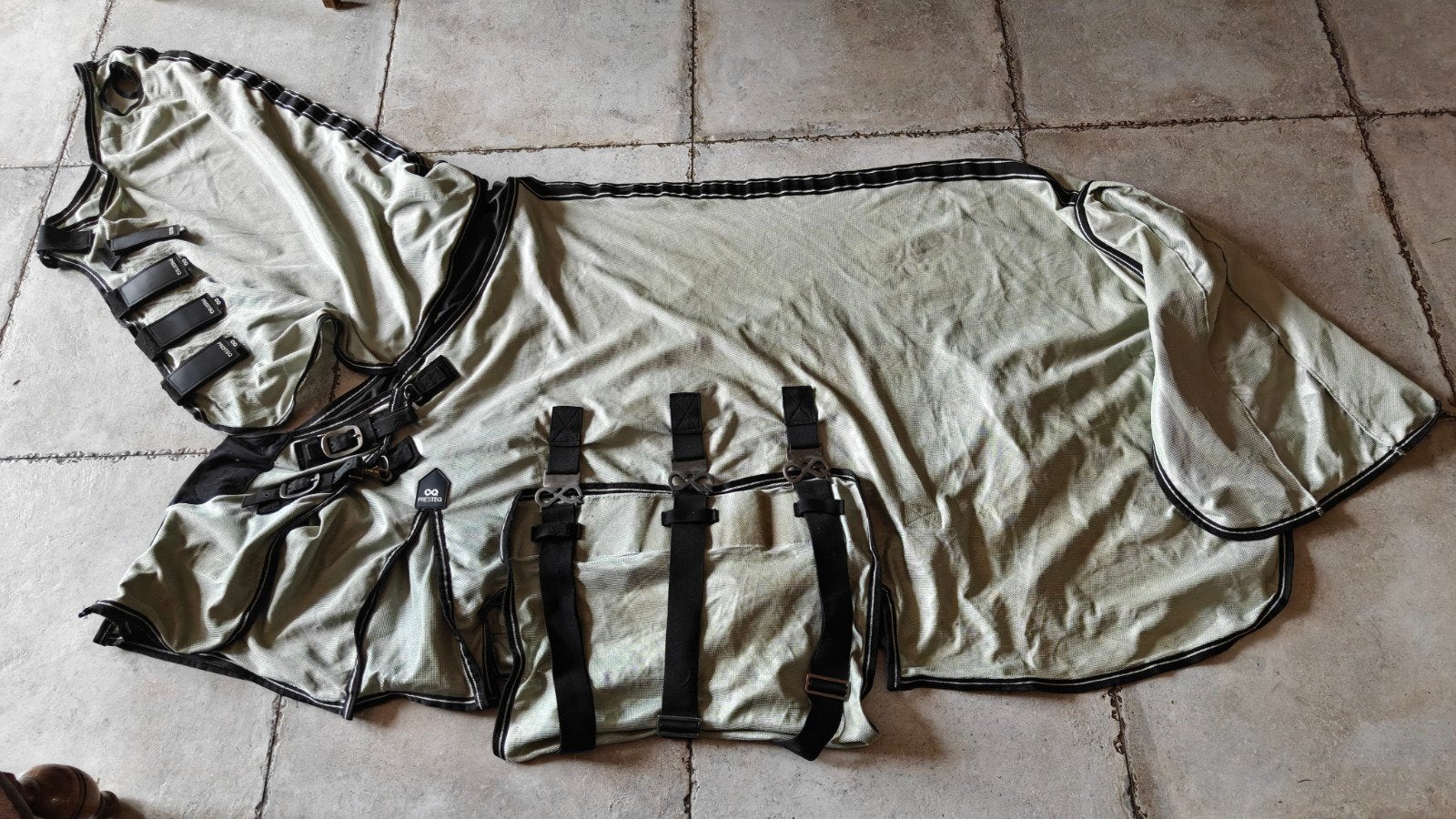 Luxe Presteq vliegendeken met hals - maat 195, Dieren en Toebehoren, Overige merken, Klittenbandsluiting, Ophalen of Verzenden