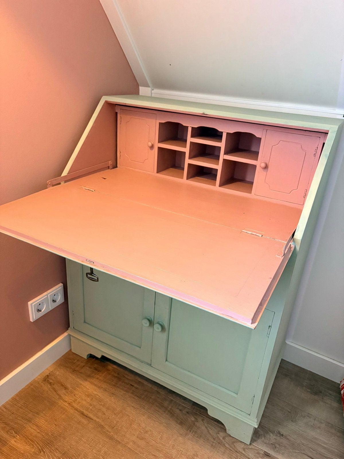 Brocante secretaire bureau in pastelkleuren, Ophalen, Gebruikt