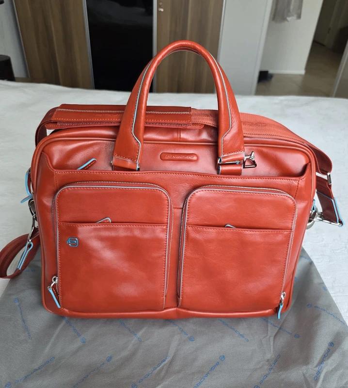 New Piquadro 15” Blue square laptop bag brown / mahogan, Bruin, 15 inch, Verzenden, Nieuw