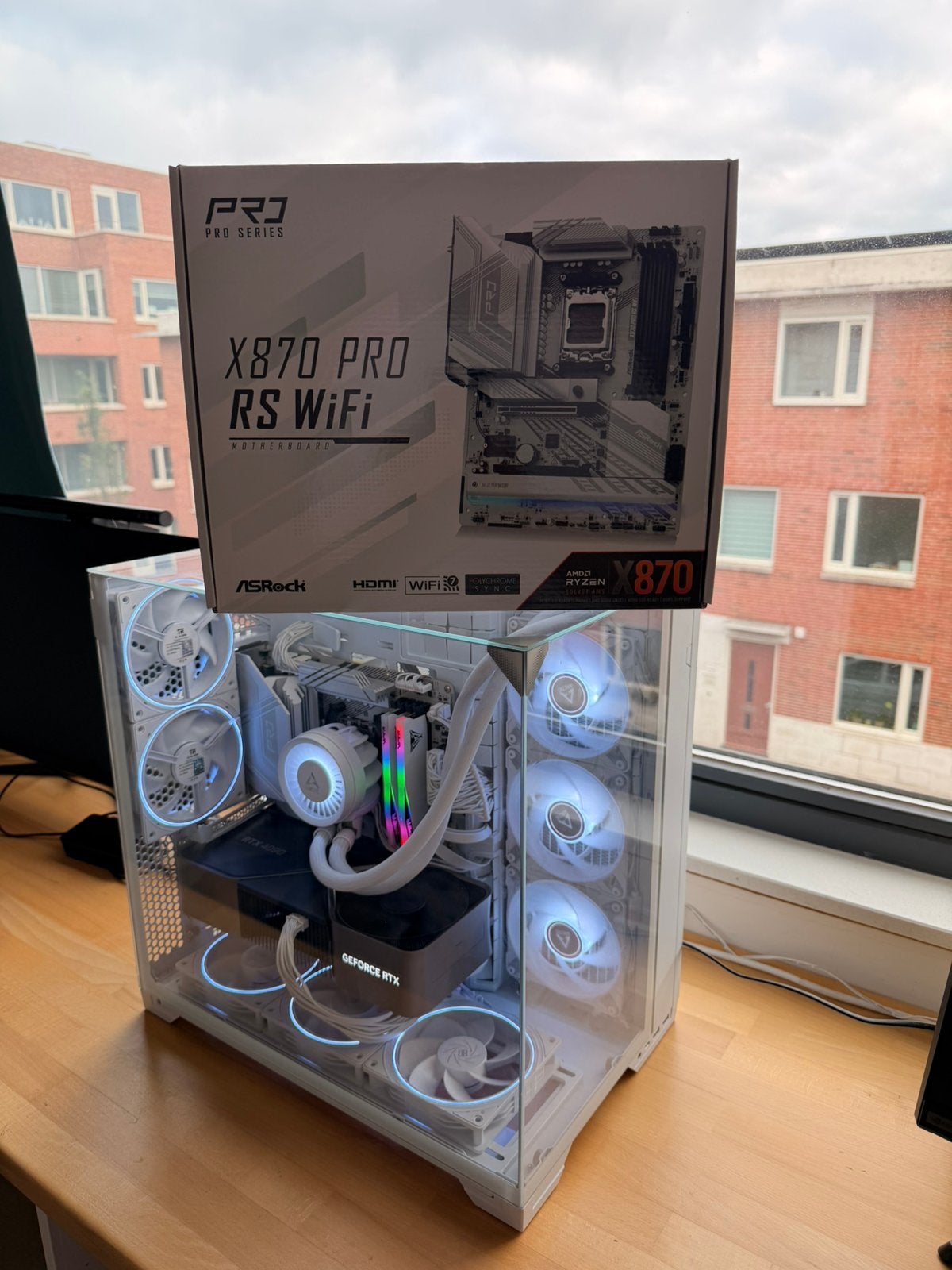 Lian Li o11 Vision Compact + Asrock X870 Pro RS WiFi, Computers en Software, Ophalen, Zo goed als nieuw