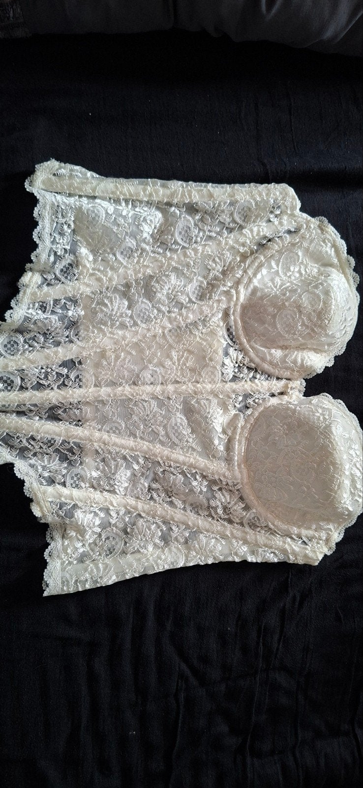 Compleet crèmekleurig kanten lingerieset met jarretels, Kleding | Dames, Ophalen of Verzenden, Beige, Setje