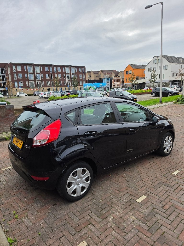 Foto 3 van Ford Fiësta 1.0 48KW/65PK 5D 2014 Zwart