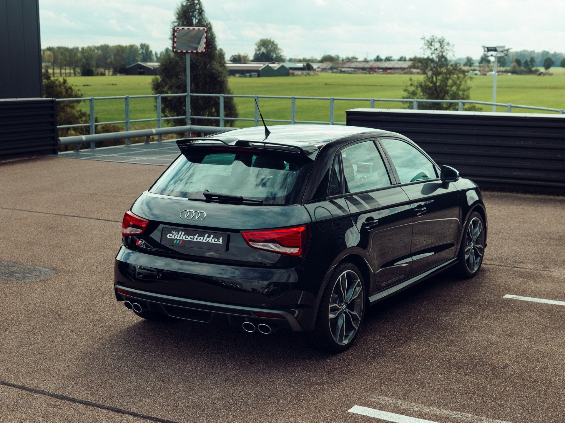 Audi A1 2.0 TFSI S1 Quattro Unieke nieuwe Audi S1 (bj 2015), Auto's, 232 pk, Zwart, 4 cilinders, 1984 cc