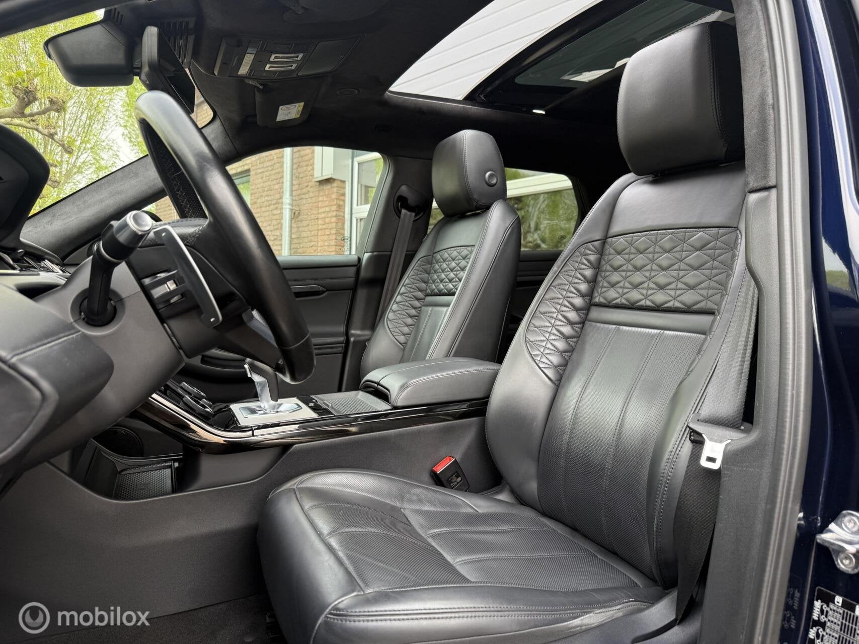 Land Rover Range Rover Evoque 1.5 P300e AWD Autobiography Pa, Auto's, Automaat, 309 pk, 1498 cc, Zwart