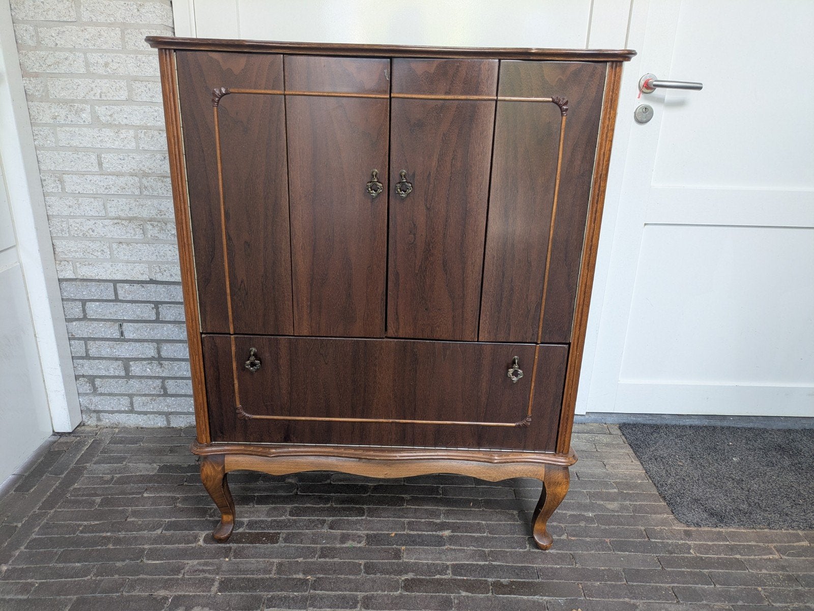 Vintage Queen Anne stijl drankkast / barkast, Antiek en Kunst, Ophalen of Verzenden