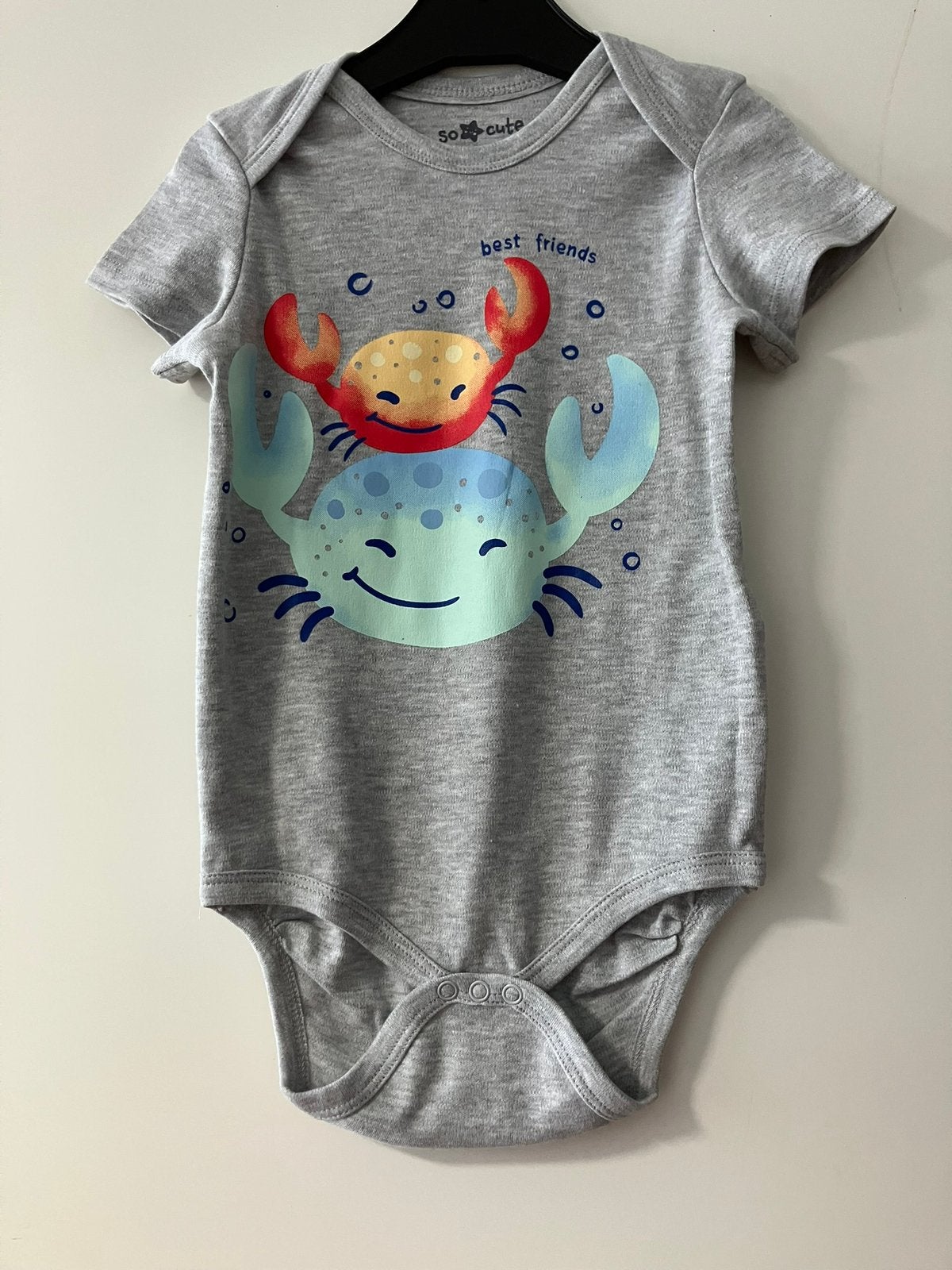 Nieuwe grijze romper met krabbenprint Best Friends maat 98, Ophalen of Verzenden, Nieuw, Jongen, Nacht- of Onderkleding