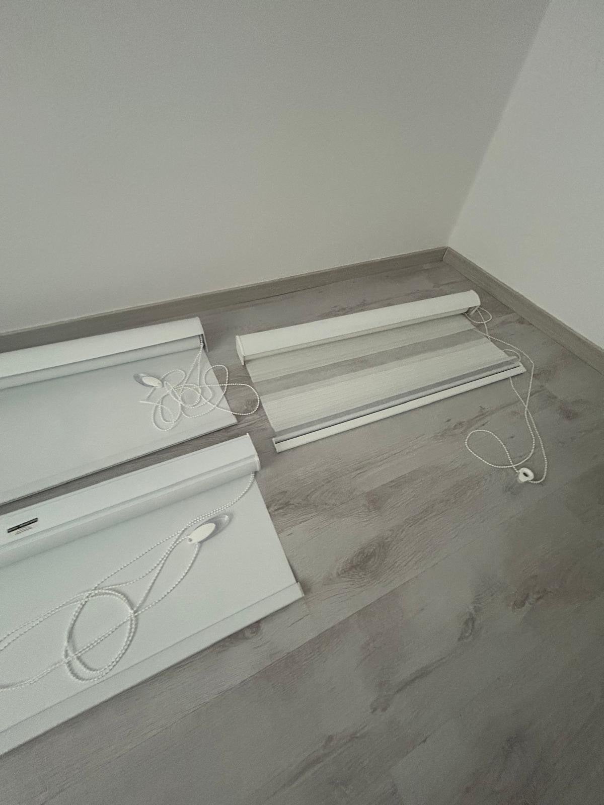 Witte duo rolgordijnen - set van 2, Huis en Inrichting, Ophalen, Duo rolgordijn, Wit, Lichtdoorlatend