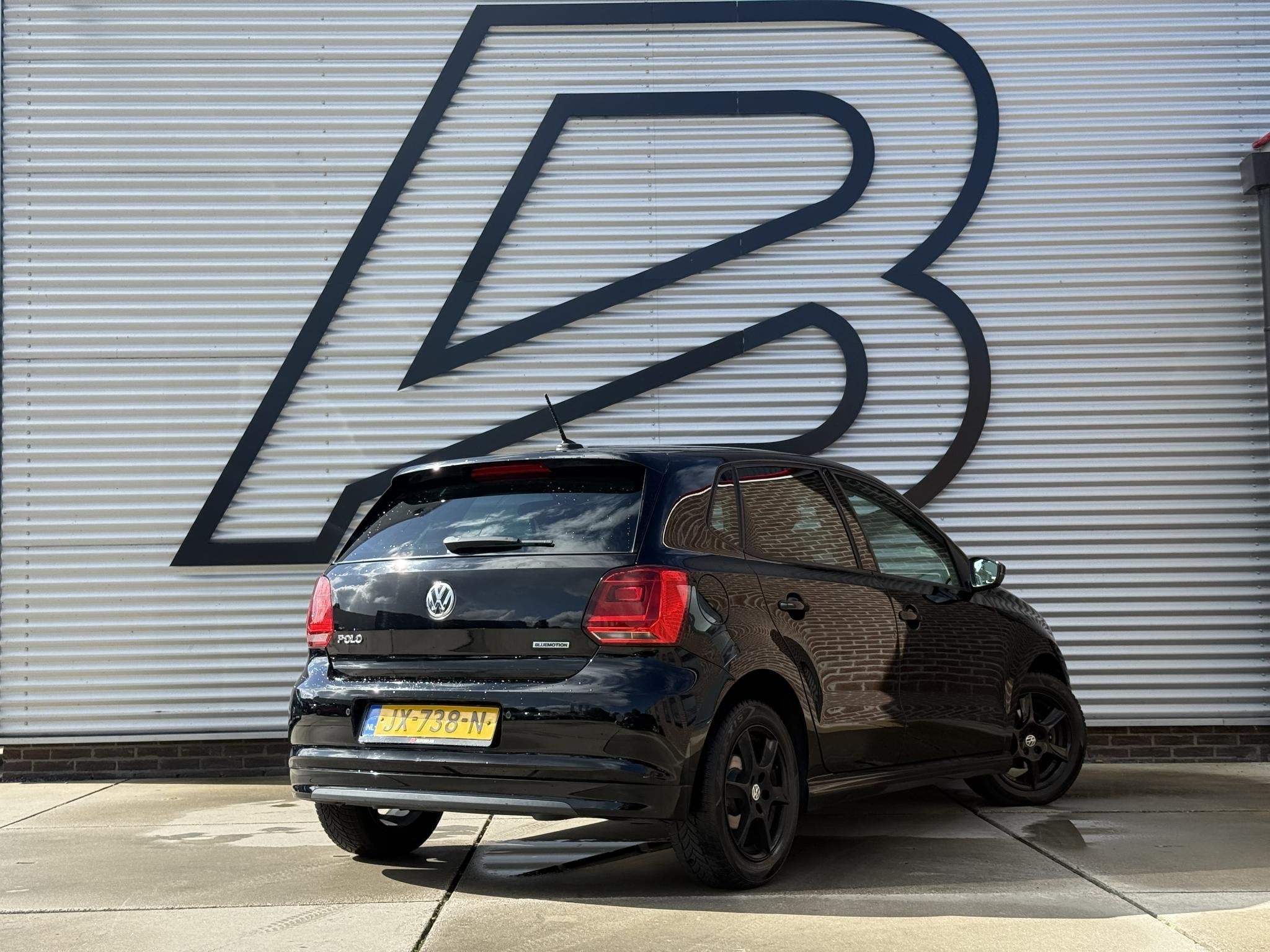 Volkswagen Polo 1.0 BlueMotion Edition 2e Eigenaar|Navi|Airc, Voorwielaandrijving, Stof, 95 pk, Zwart