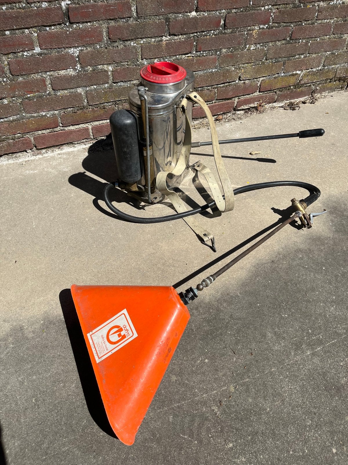 Dofra Holland metalen rugspuit - Vintage sproeier, Ophalen of Verzenden, Gebruikt, Handsproeier