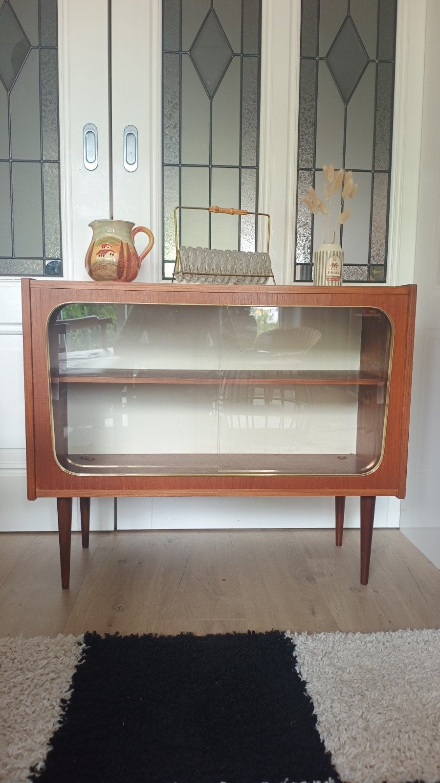 Vintage mid century vitrinekastje / drankkastje in teak, Ophalen, Met deur(en), Mid century, 50 tot 100 cm