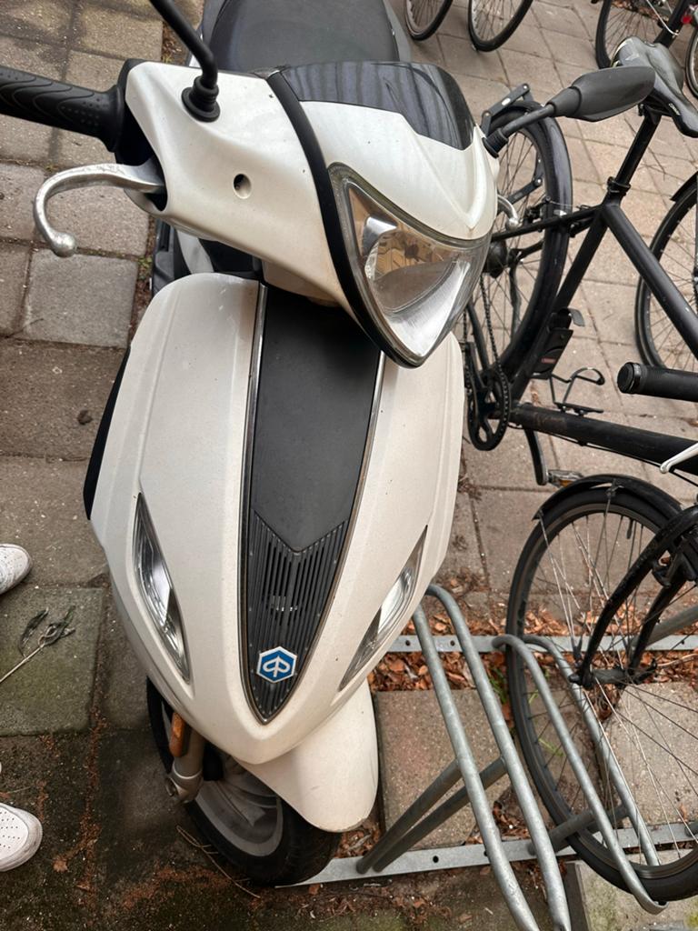 Piaggio Fly Scooter - Wit, Goed Onderhouden, Ophalen of Verzenden, Gebruikt, Benzine, Piaggio