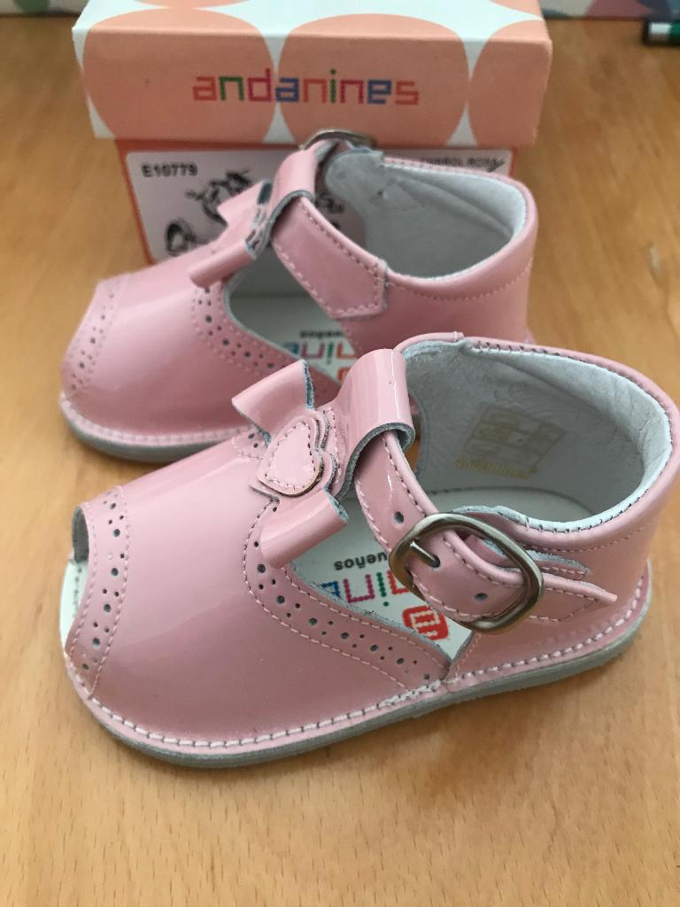 Nieuwe leren Spaanse roze sandaaltjes maat 18/19 Andanines, Schoentjes, Meisje, Nieuw, Ophalen of Verzenden