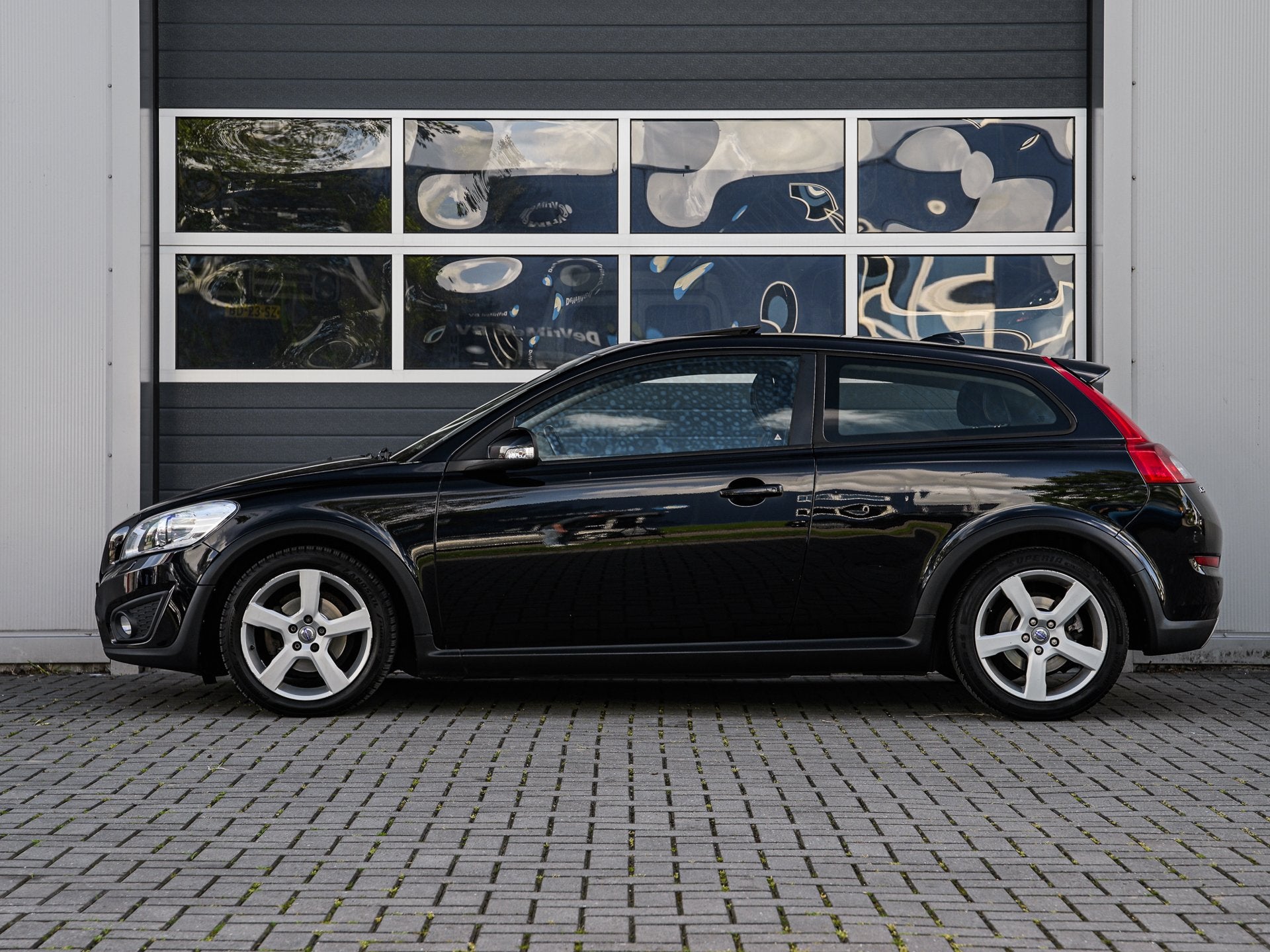 Volvo C30 1.6 D2 R-edition | Schuifdak | Xenon | Half leder, Auto's, Voorwielaandrijving, 28 km/l, Gebruikt, Zwart