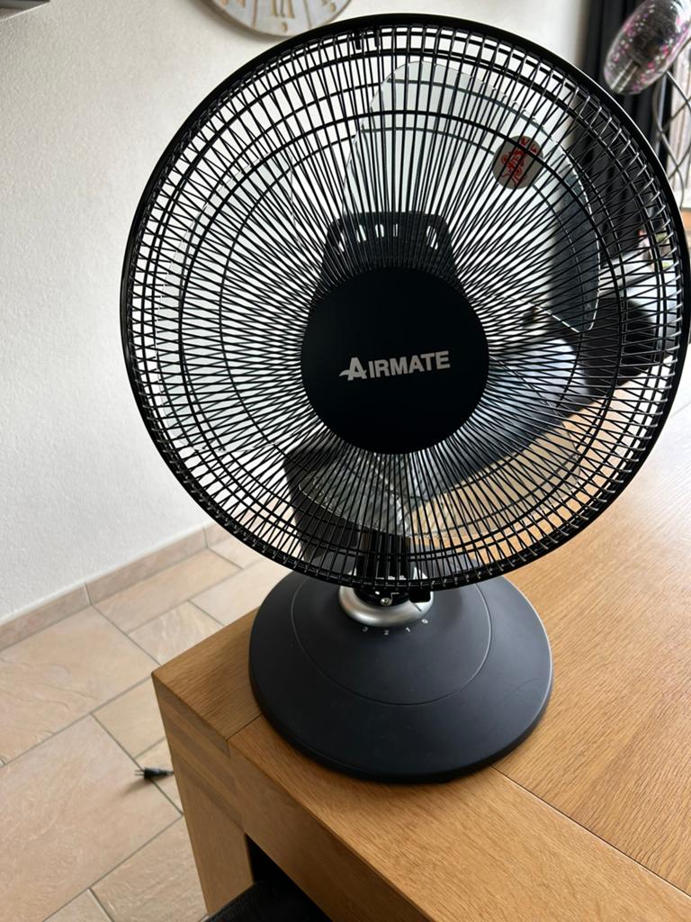 Airmate YD30-1 tafelventilator zwart, Witgoed en Apparatuur, Ventilatoren, Ophalen, Zo goed als nieuw, Tafelventilator
