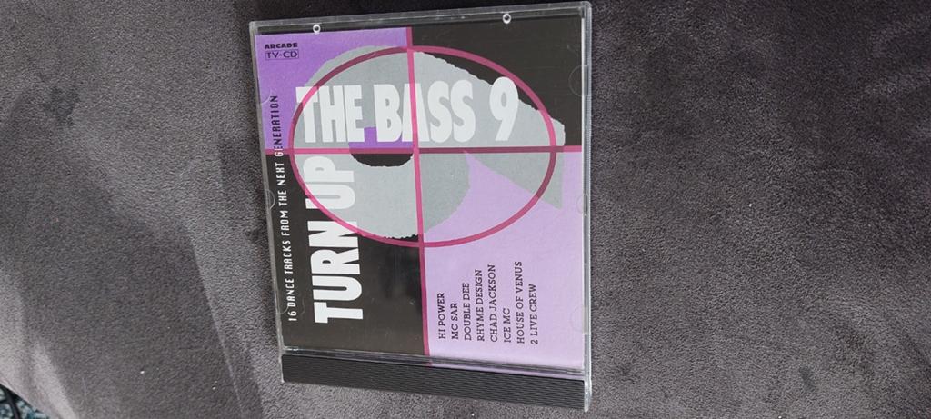 Turn Up The Bass 9 CD - Dance Populair, Cd's en Dvd's, Ophalen of Verzenden, Gebruikt, Dance Populair