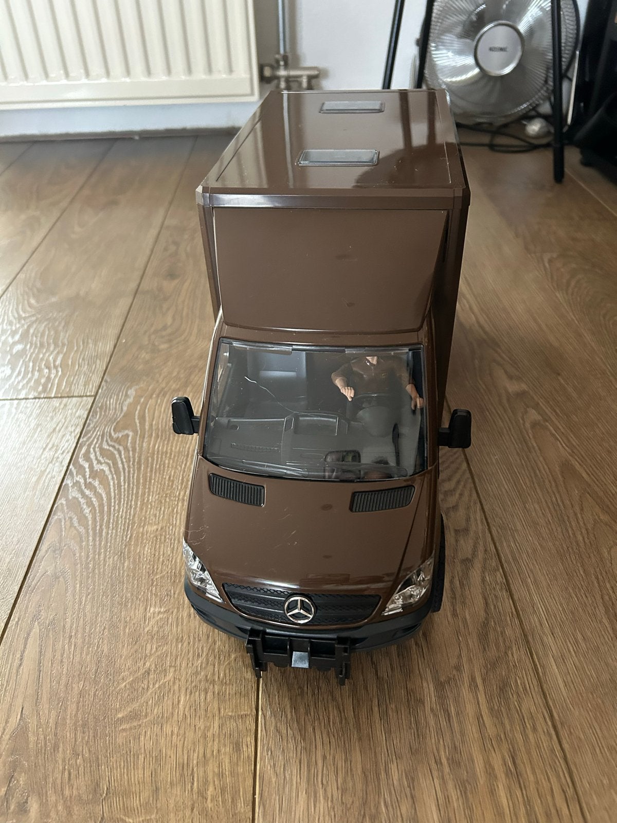 Bruder UPS Bestelwagen met Chauffeur en Accessoires, Ophalen, Zo goed als nieuw