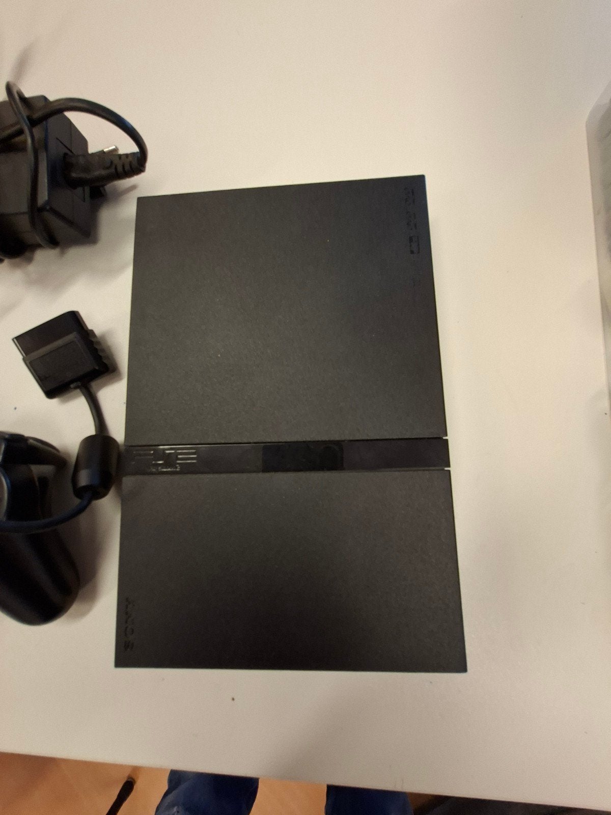Sony PlayStation 2 Slim met controller en kabels, Gebruikt, Zwart, Ophalen of Verzenden, Met 1 controller