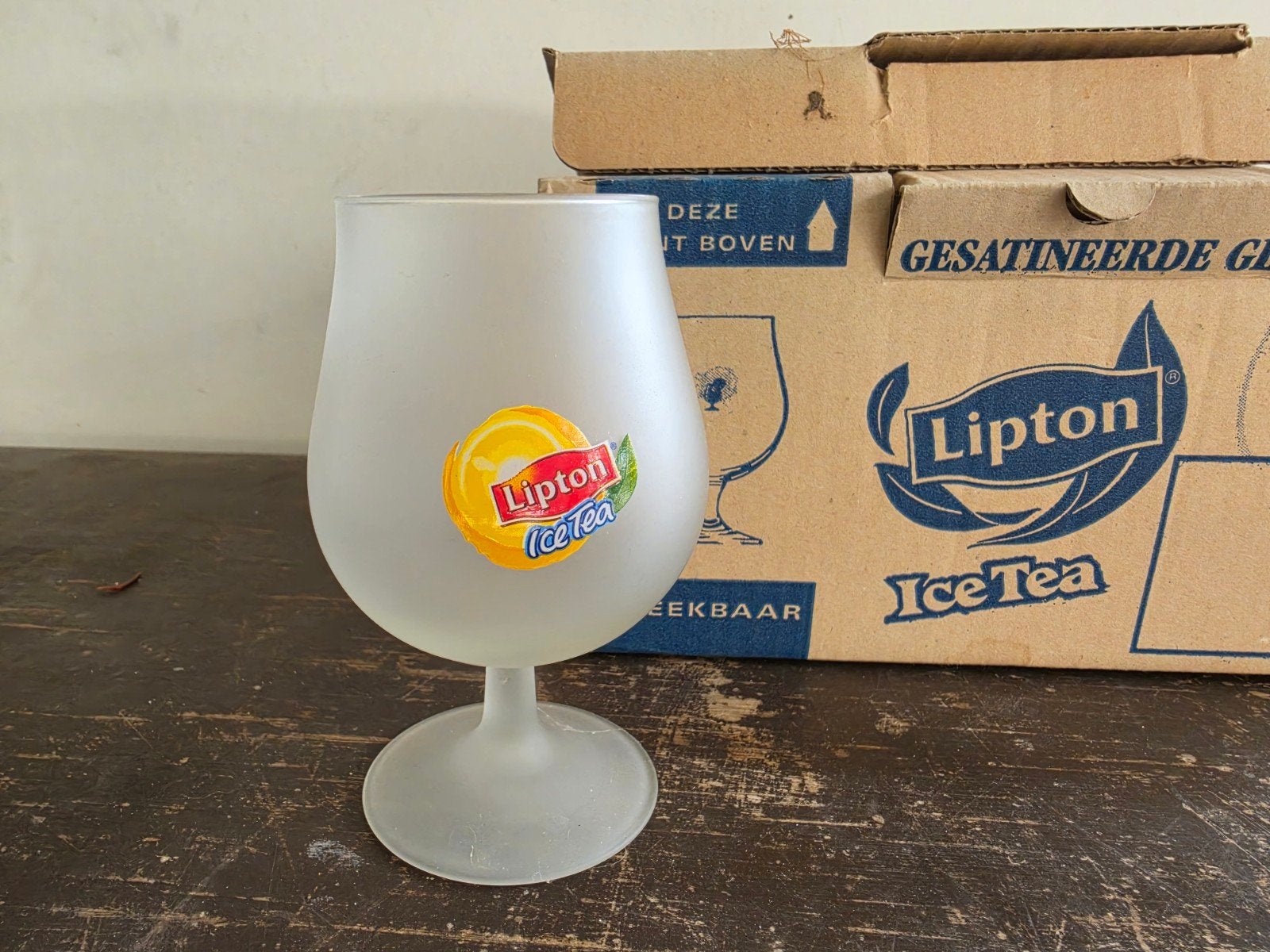 6 stuks gesatineerde Lipton Ice Tea glazen in doos, Ophalen of Verzenden, Nieuw, Frisdrankglas