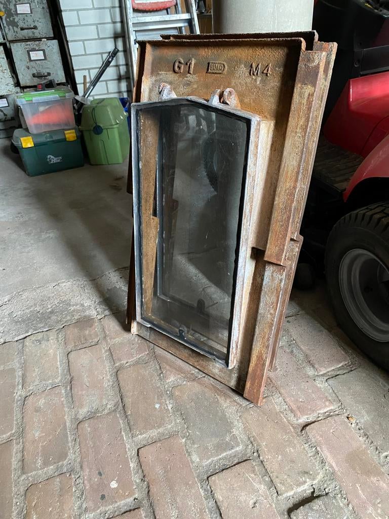 2 Vintage gietijzer dakramen, Doe-het-zelf en Verbouw, Glas en Ramen, Ophalen, Gebruikt, Dakraam, Minder dan 80 cm