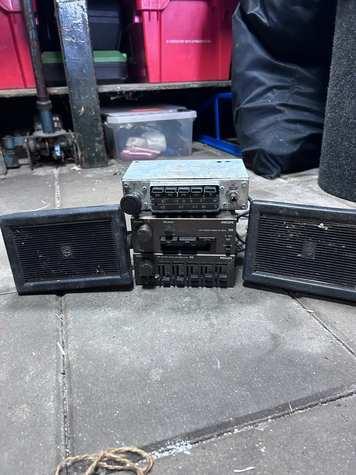 Philips stereo set – radio, cassette, equalizer + 2 speakers