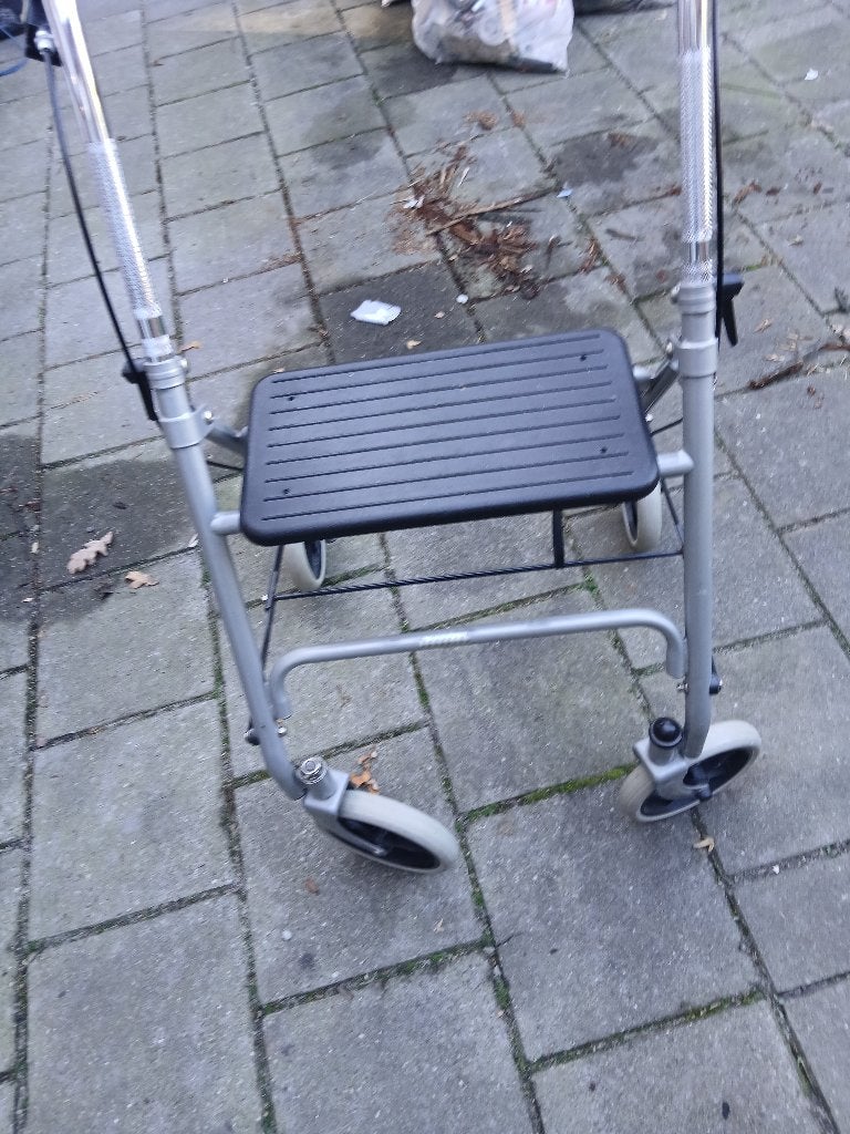 nette rollator, Diversen, Ophalen, Lichtgewicht, Gebruikt