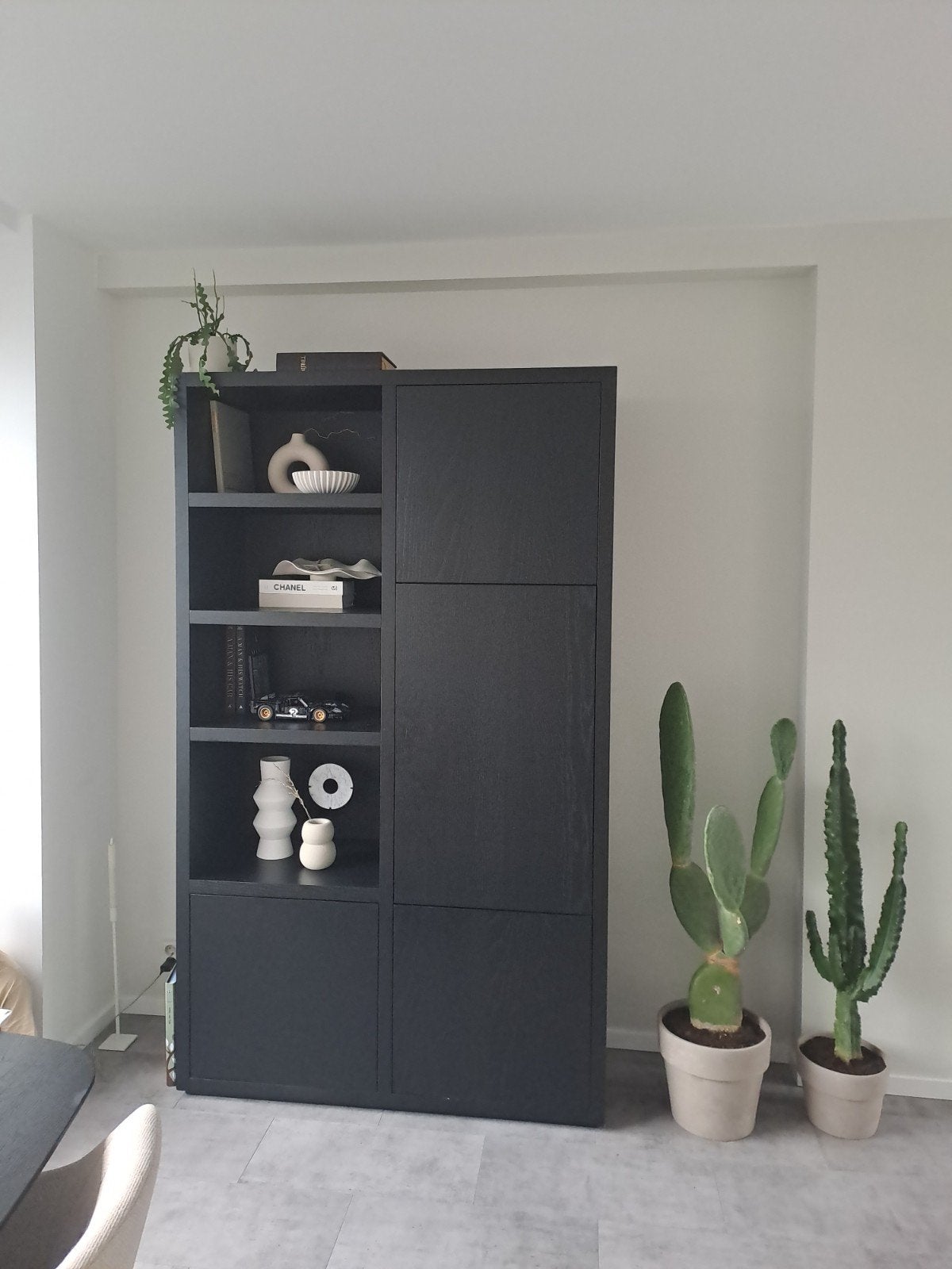 Zwart eiken buffetkast wandkast vakkenkast goossens kast, Met deur(en), 200 cm of meer, Eikenhout, Ophalen of Verzenden