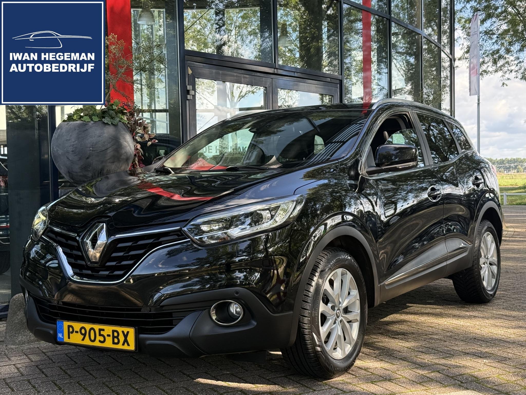 Renault Kadjar 1.2 TCe | PDC voor + achter | ECC | Navigatie, Auto's, Gebruikt, Euro 6, 4 cilinders, Zwart