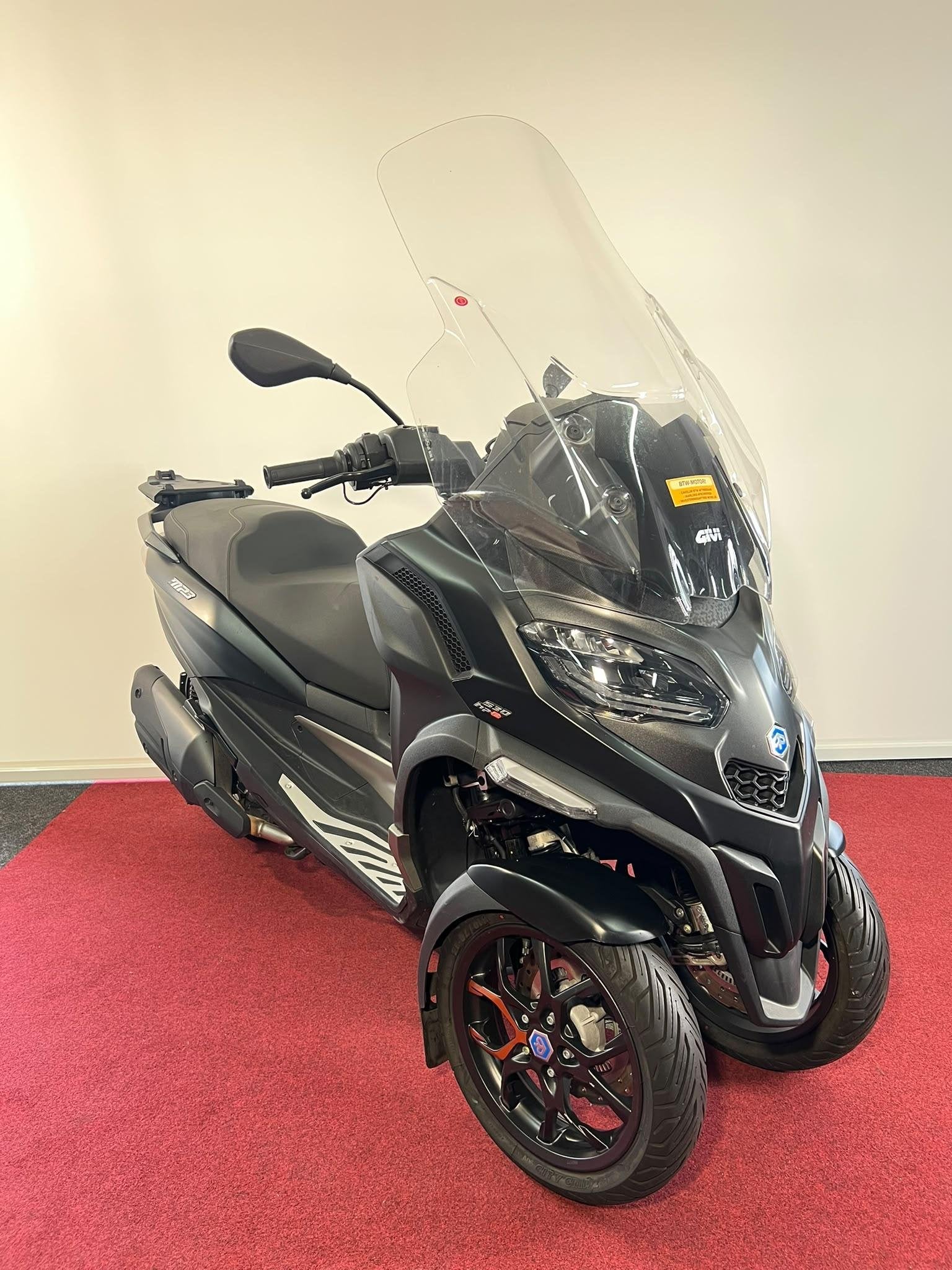 Piaggio 530 MP3 HPE Exclusive, Bedrijf, Handvatverwarming, Piaggio Vespa B.V., Minervum 7272
4817 ZM  Breda, NL