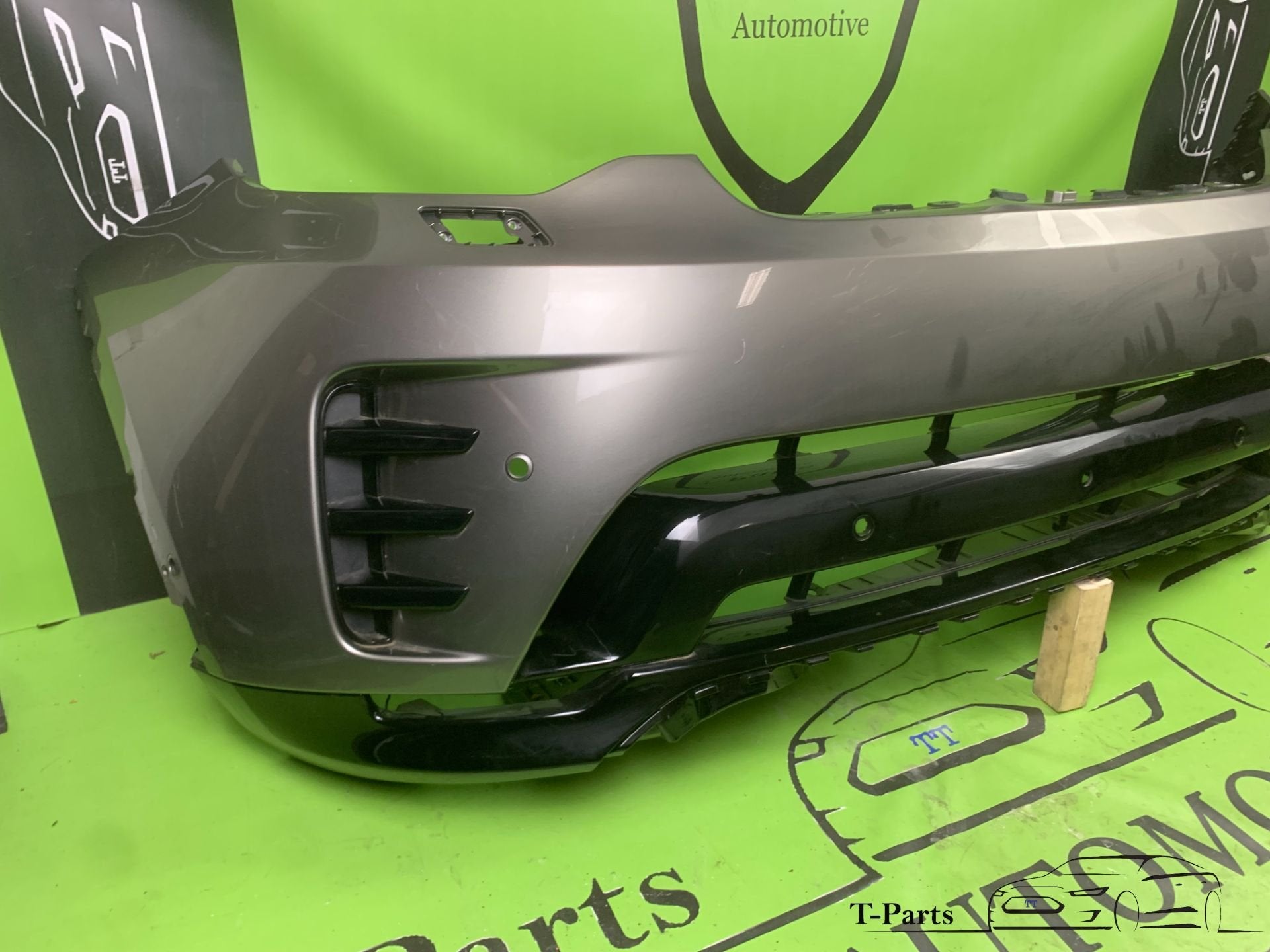 land rover discovery dynamic voorbumper bumper, Auto-onderdelen, Info@fabrikant.eu, Ophalen of Verzenden, Bumper, Fabrikantstraat 1
1000 AA  Amsterdam