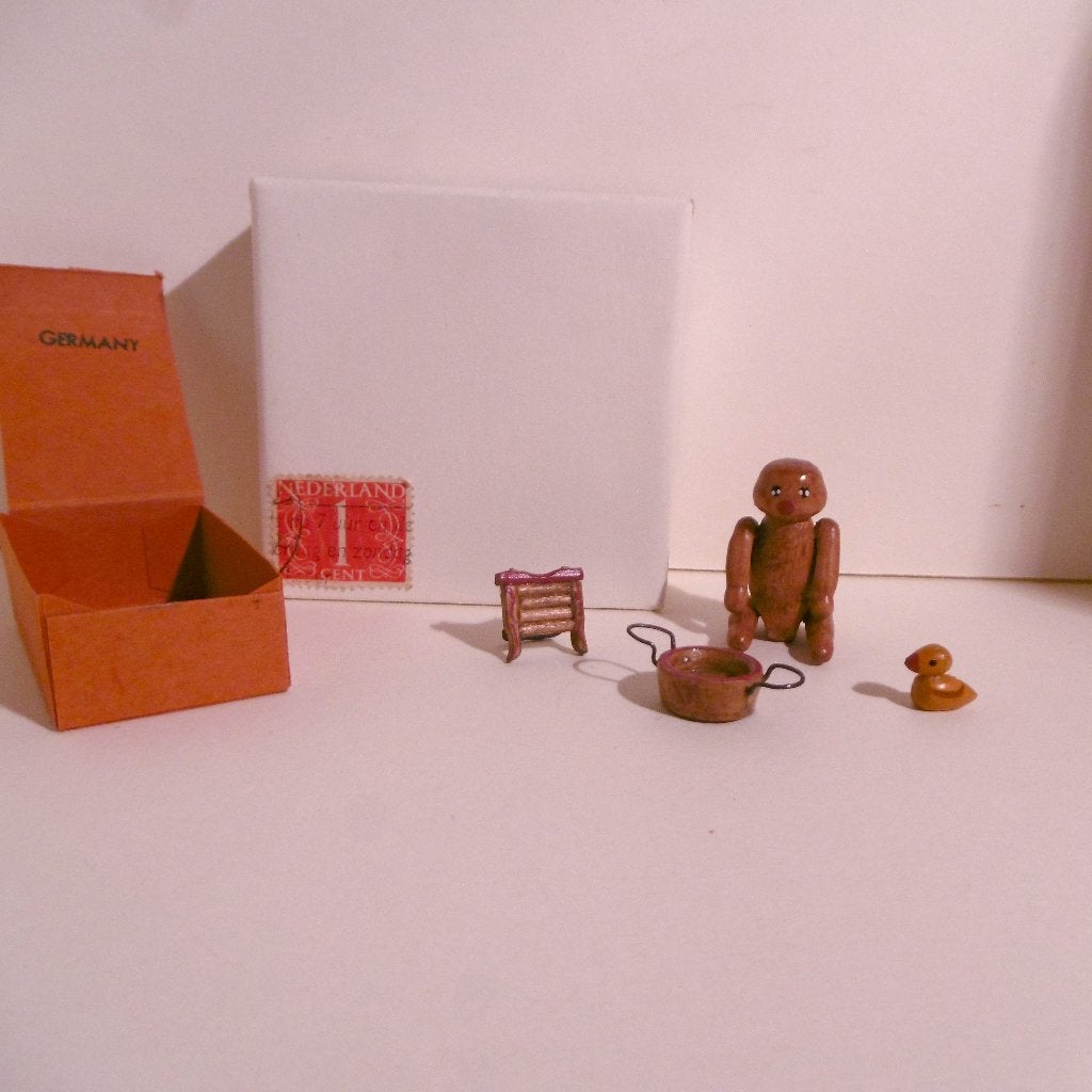 houten popje met tobbe, wasbord, eend, poppenhuis speelgoed, Verzenden, Poppenhuis