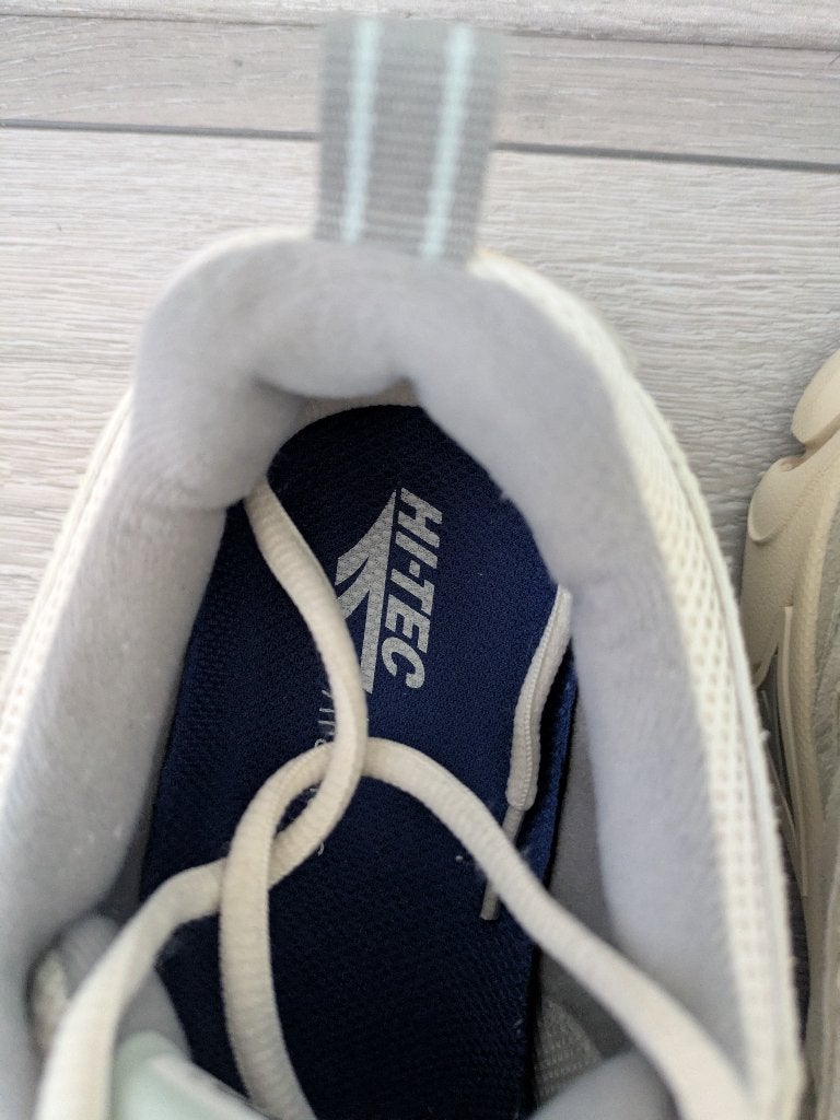 Hi-Tec sneakers, Ophalen, Beige, Sneakers of Gympen, Zo goed als nieuw