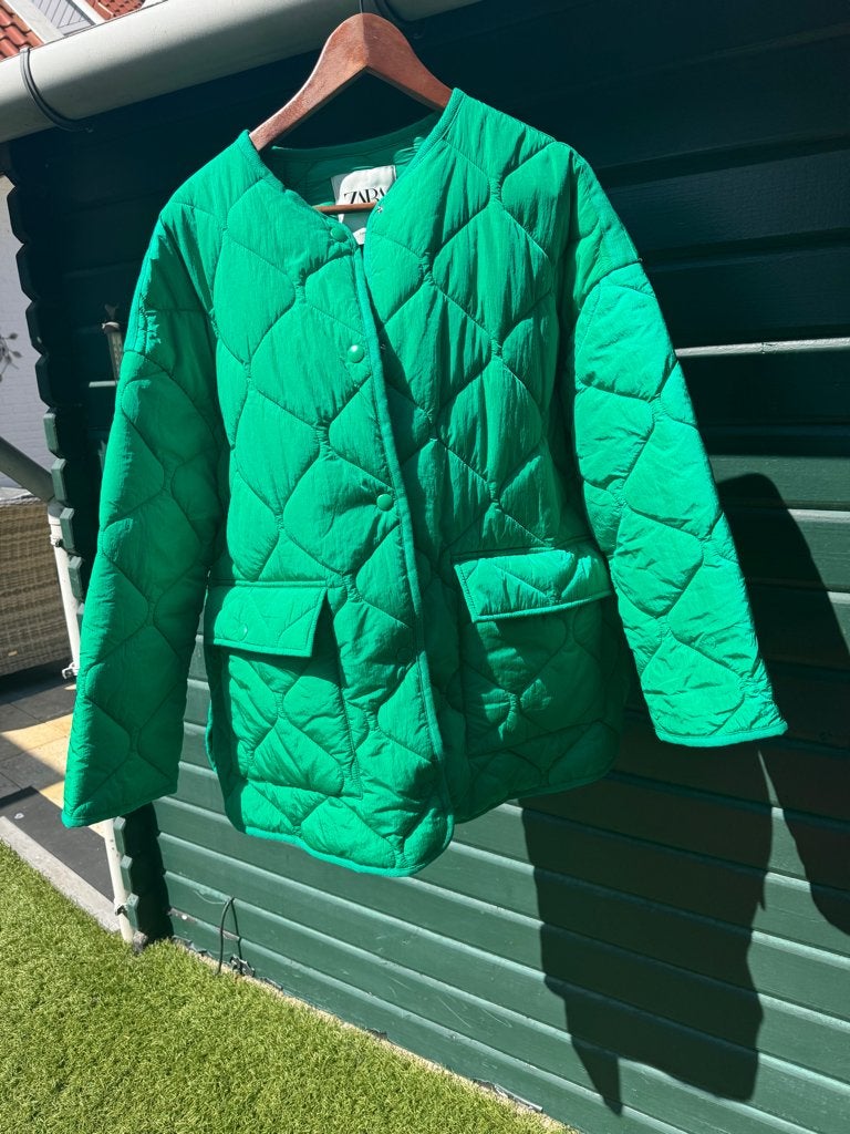 NIEUW! Zara Oversized Gewatteerd Quilted Jack Groen MT S, Kleding | Dames, Jasjes, Kostuums en Pakken, Nieuw, Ophalen of Verzenden