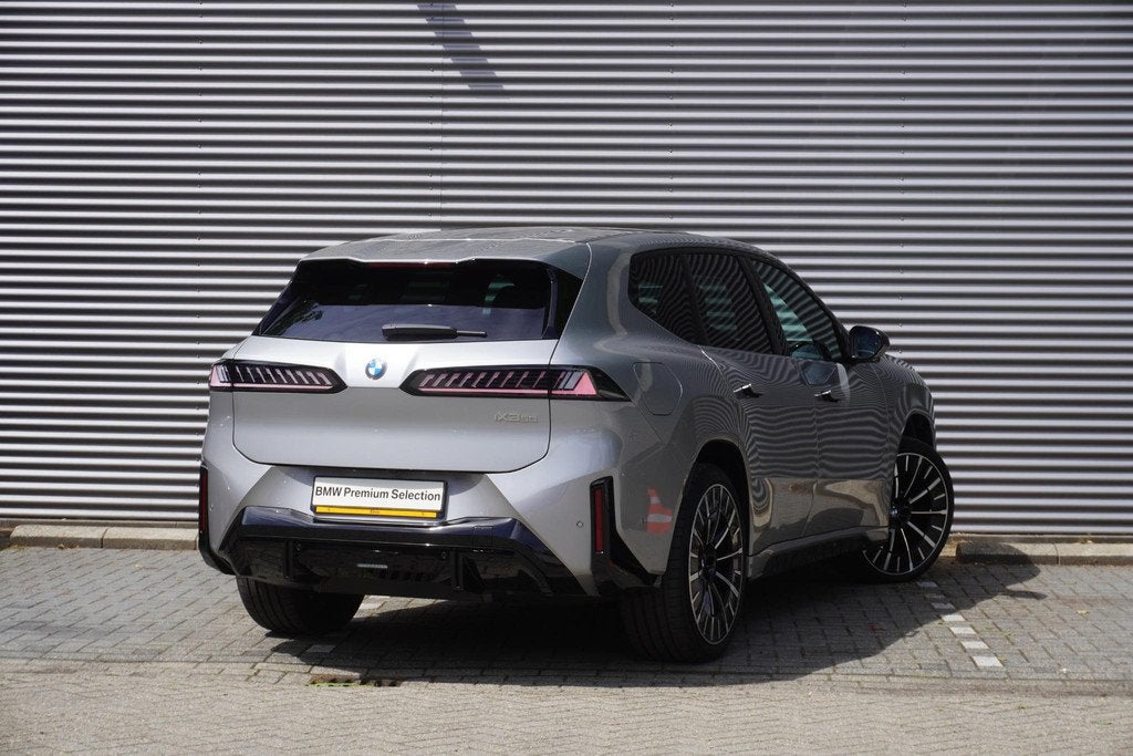 BMW iX3 50 xDrive | M Sportpakket Pro | Innovation Pack | St, Auto's, BMW, Automaat, 660 min, Stof, Zwart