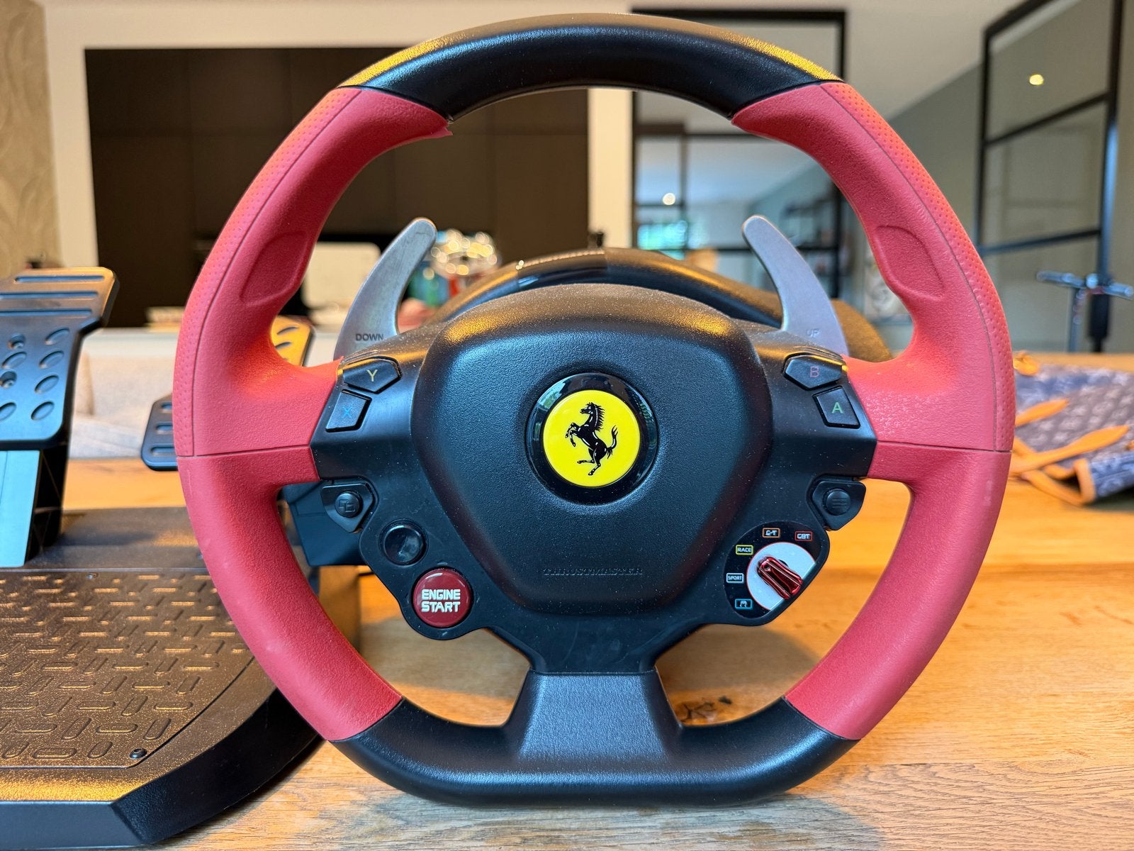Thrustmaster Ferrari Racing Wheel met Pedalen, Spelcomputers en Games, Spelcomputers | Overige, Gebruikt, Overige merken, Ophalen