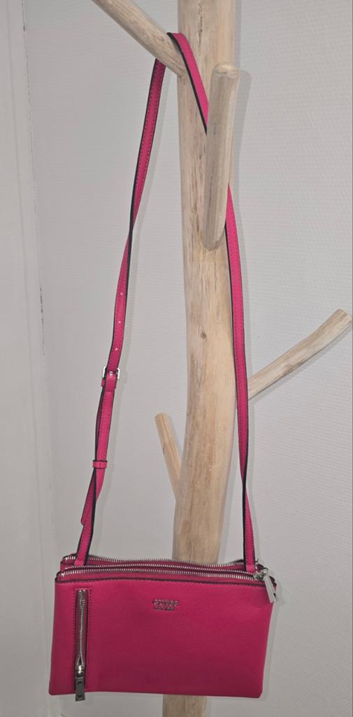 Guess fuchsia roze crossbody tas, Verzenden, Zo goed als nieuw