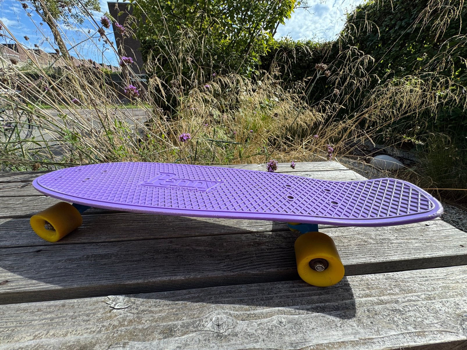 Origineel Penny Board paars – geel/blauw – goede staat, Sport en Fitness, Skateboarden, Ophalen, Gebruikt, Skateboard